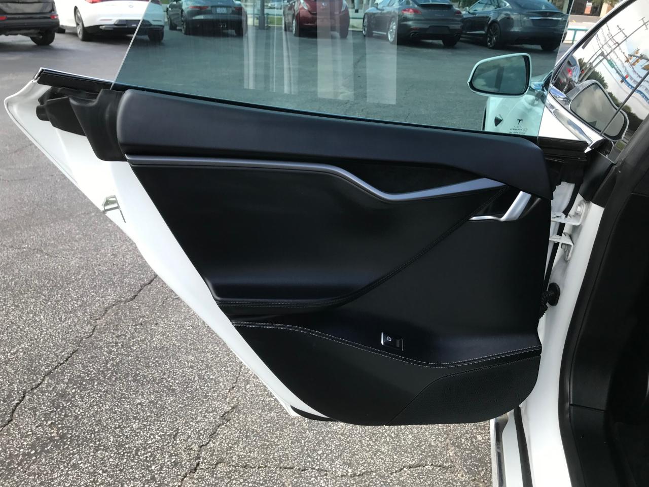 Tesla Model S  2021