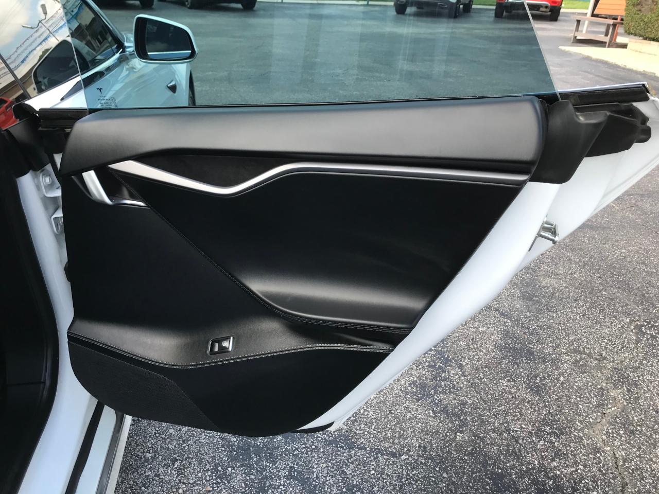 Tesla Model S  2021