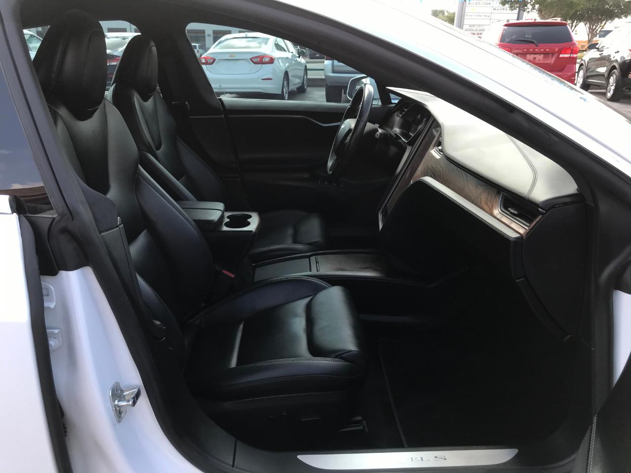 Tesla Model S  2021