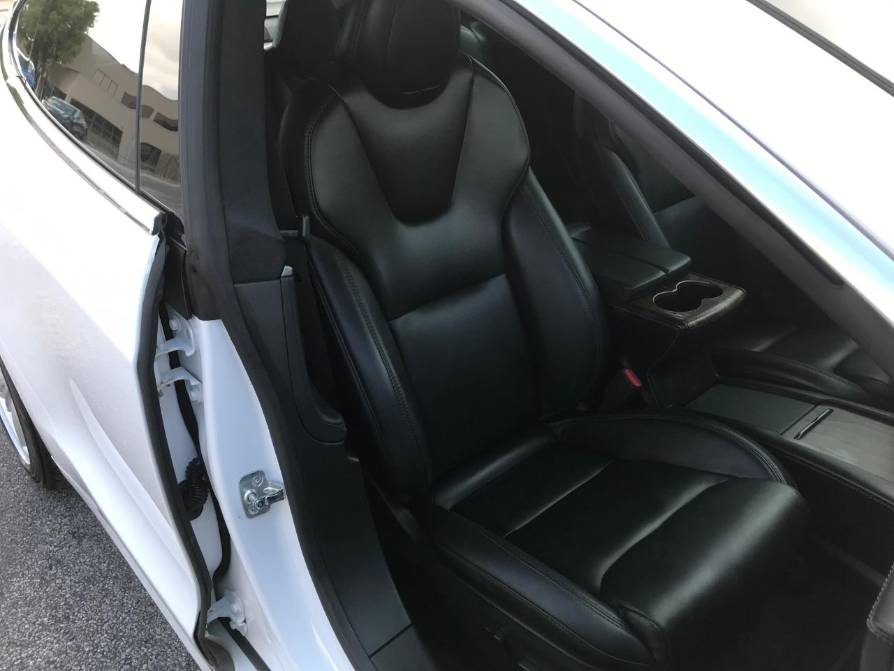Tesla Model S  2021