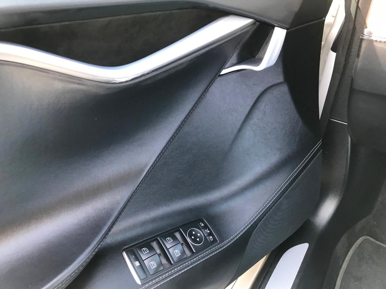 Tesla Model S  2021