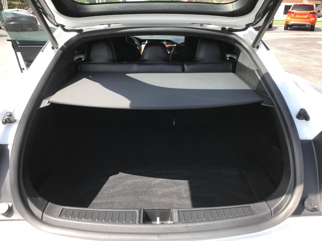 Tesla Model S  2021