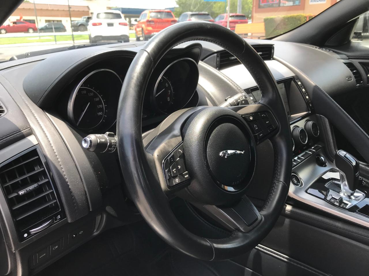 Jaguar F-Type  2016