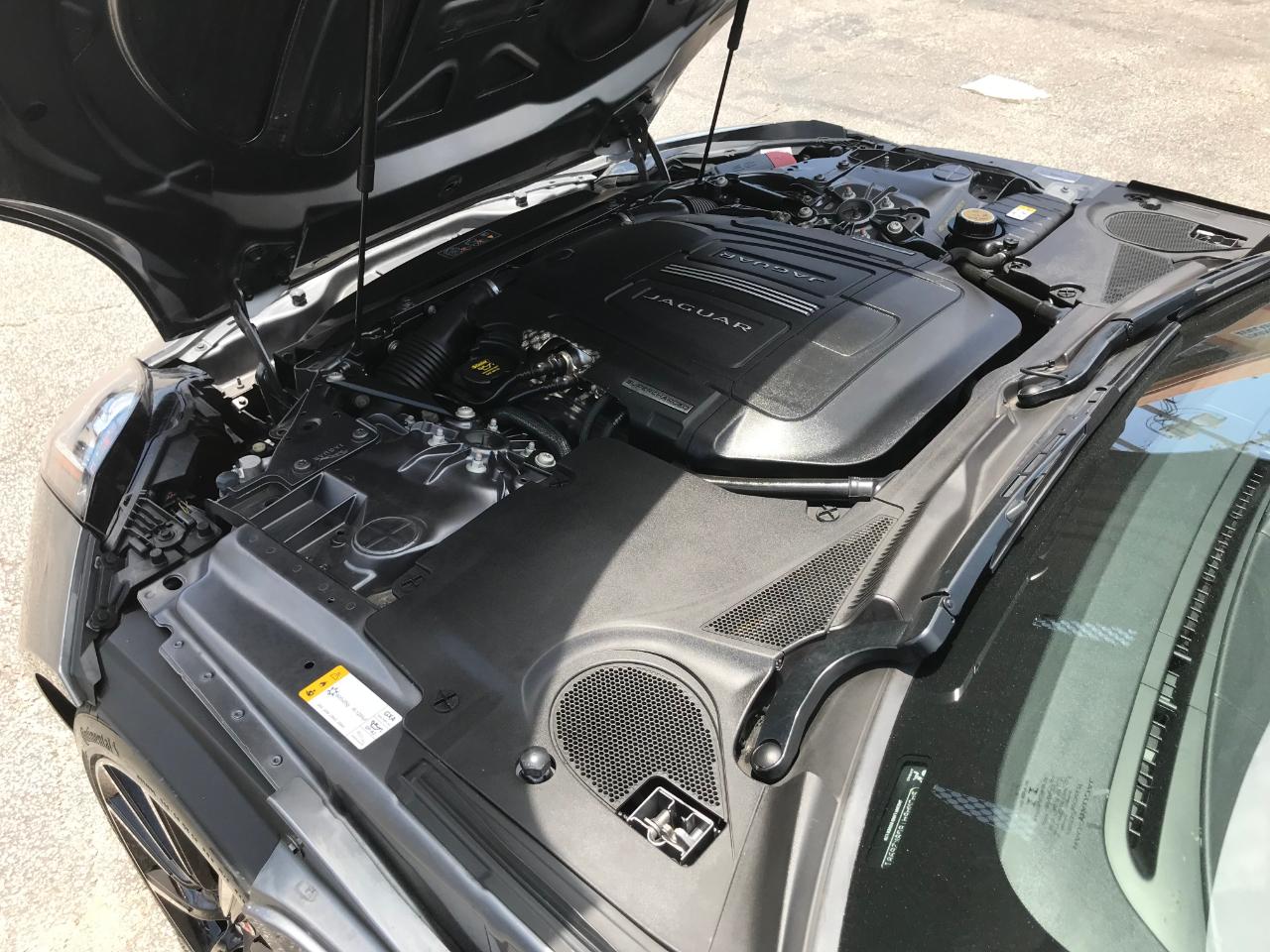 Jaguar F-Type  2016