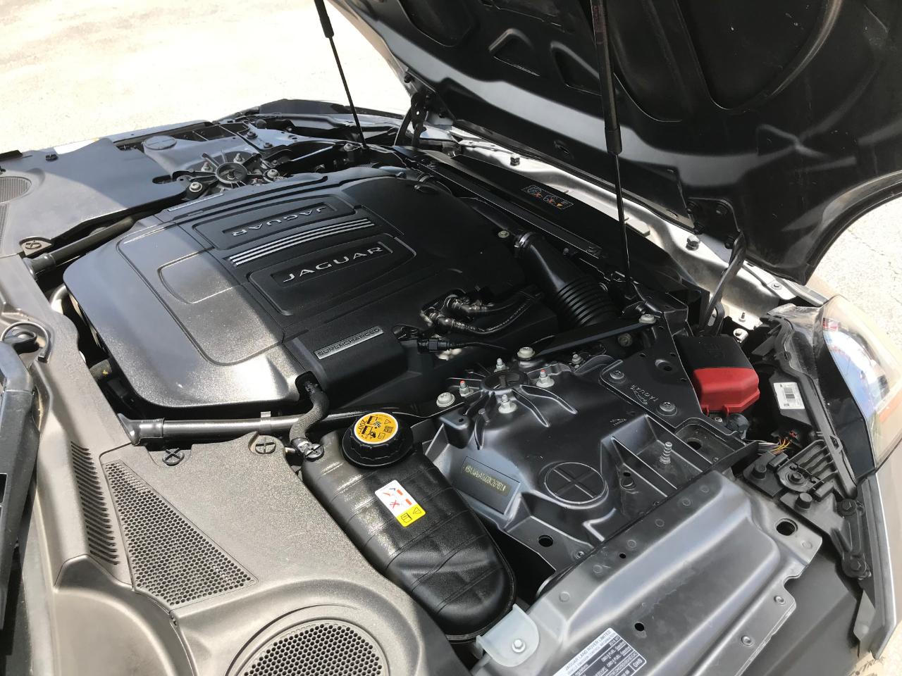 Jaguar F-Type  2016