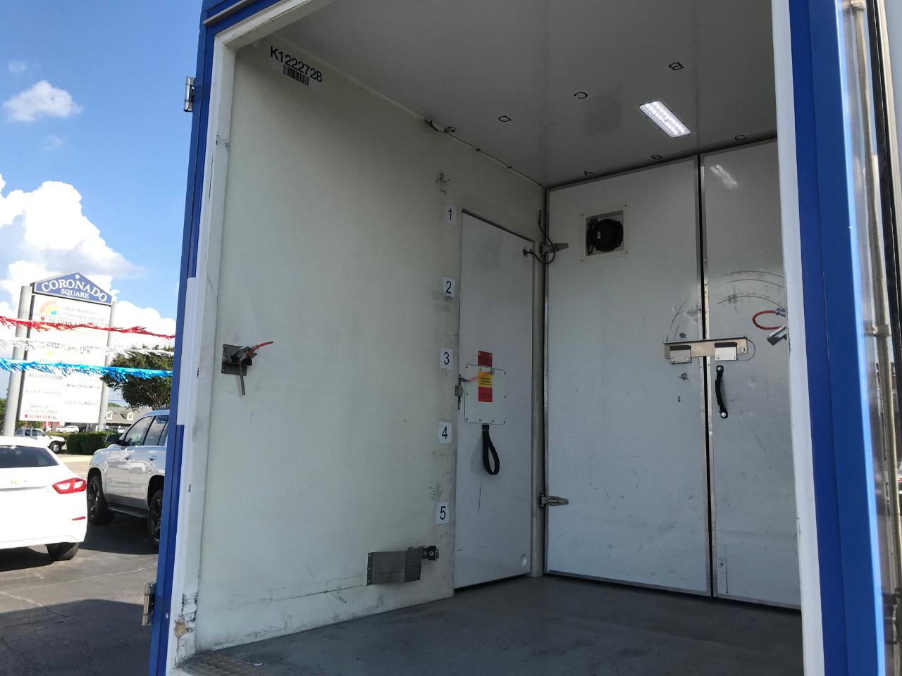 Ford Econoline E-350 Super Duty 2023