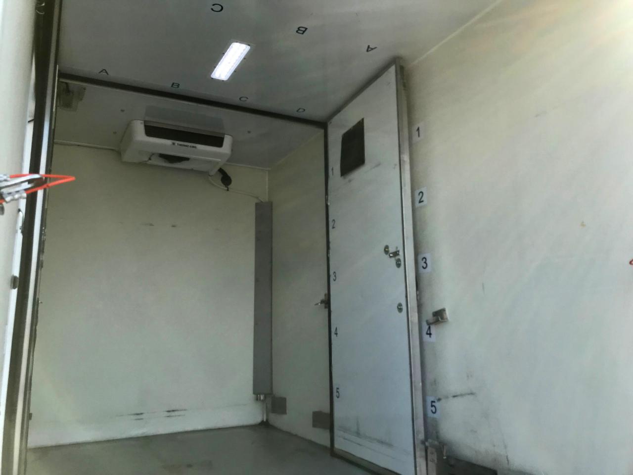 Ford Econoline E-350 Super Duty 2023