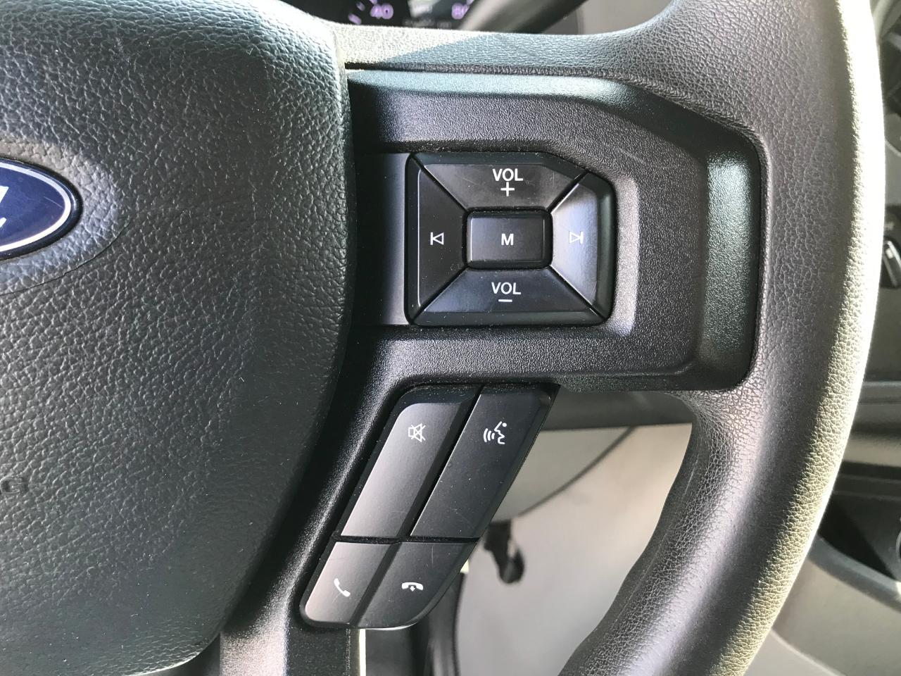 Ford Econoline E-350 Super Duty 2023