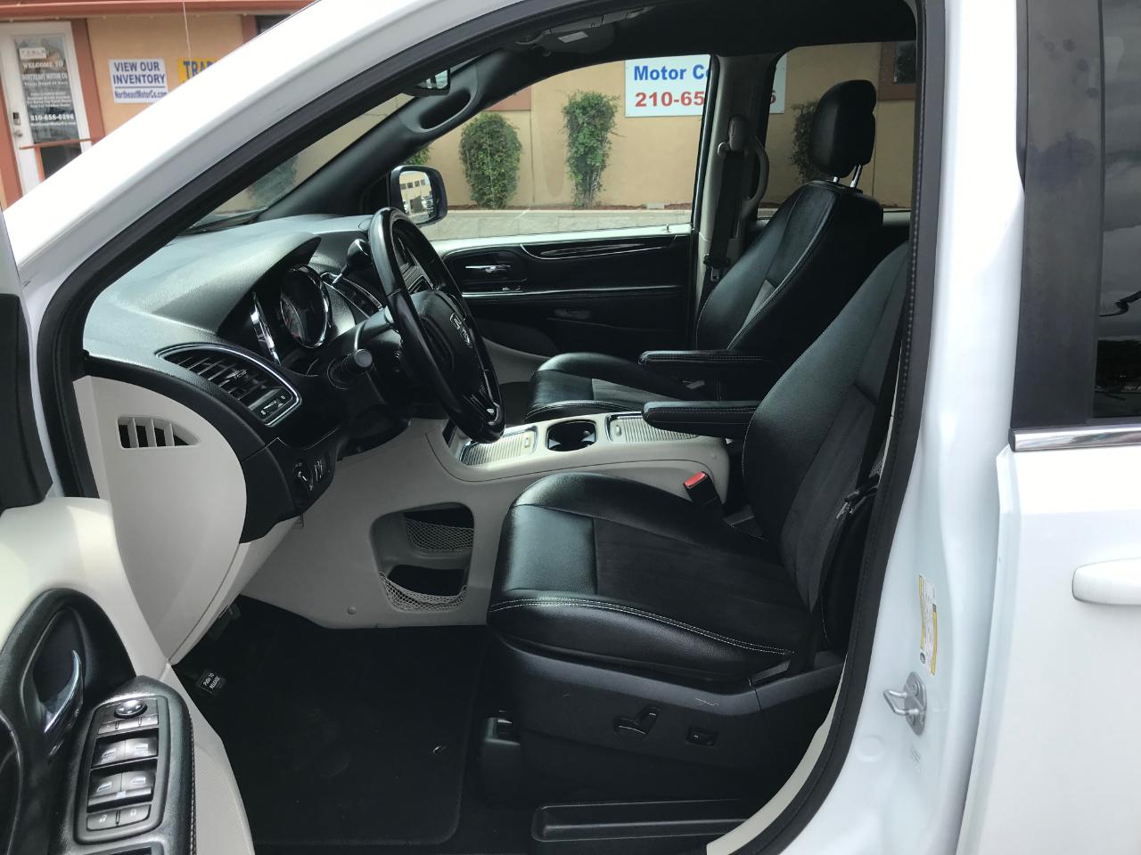 Dodge Grand Caravan SXT 2020