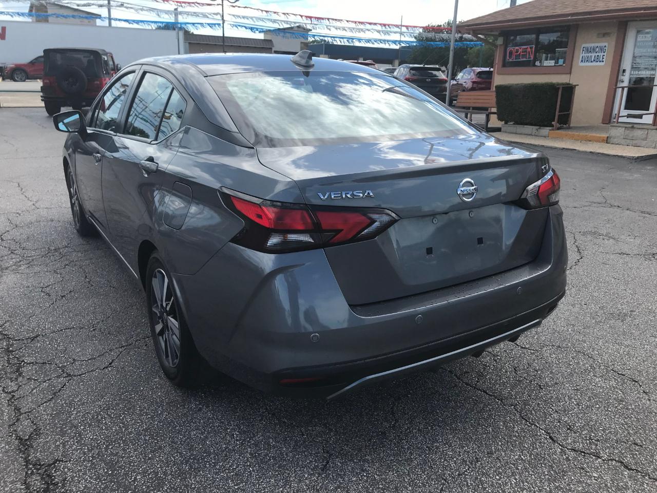 Nissan Versa SV 2021