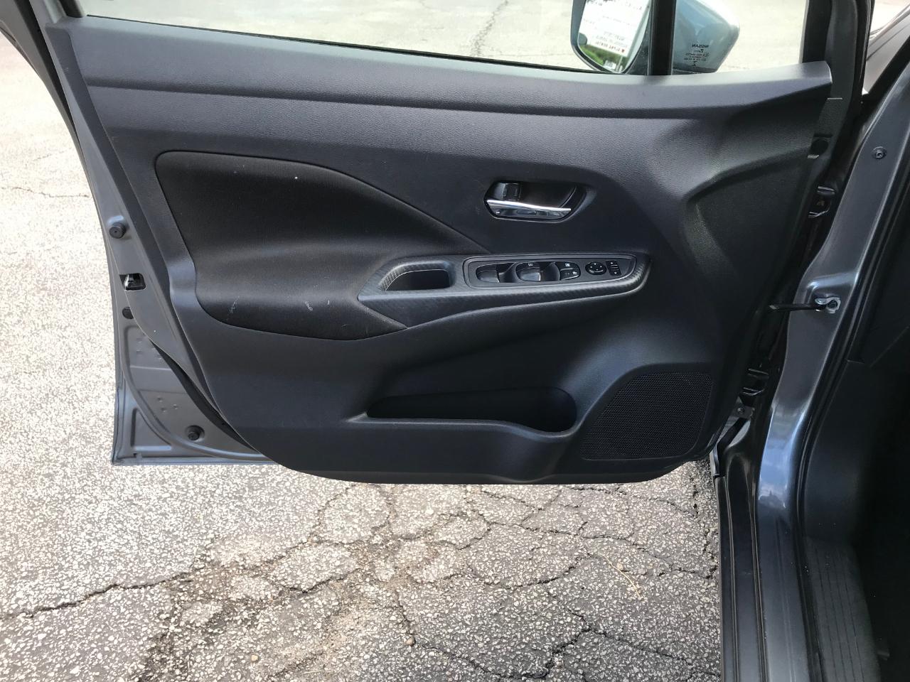 Nissan Versa SV 2021