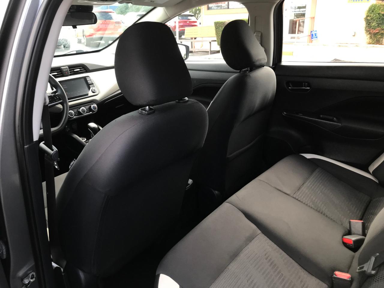 Nissan Versa SV 2021