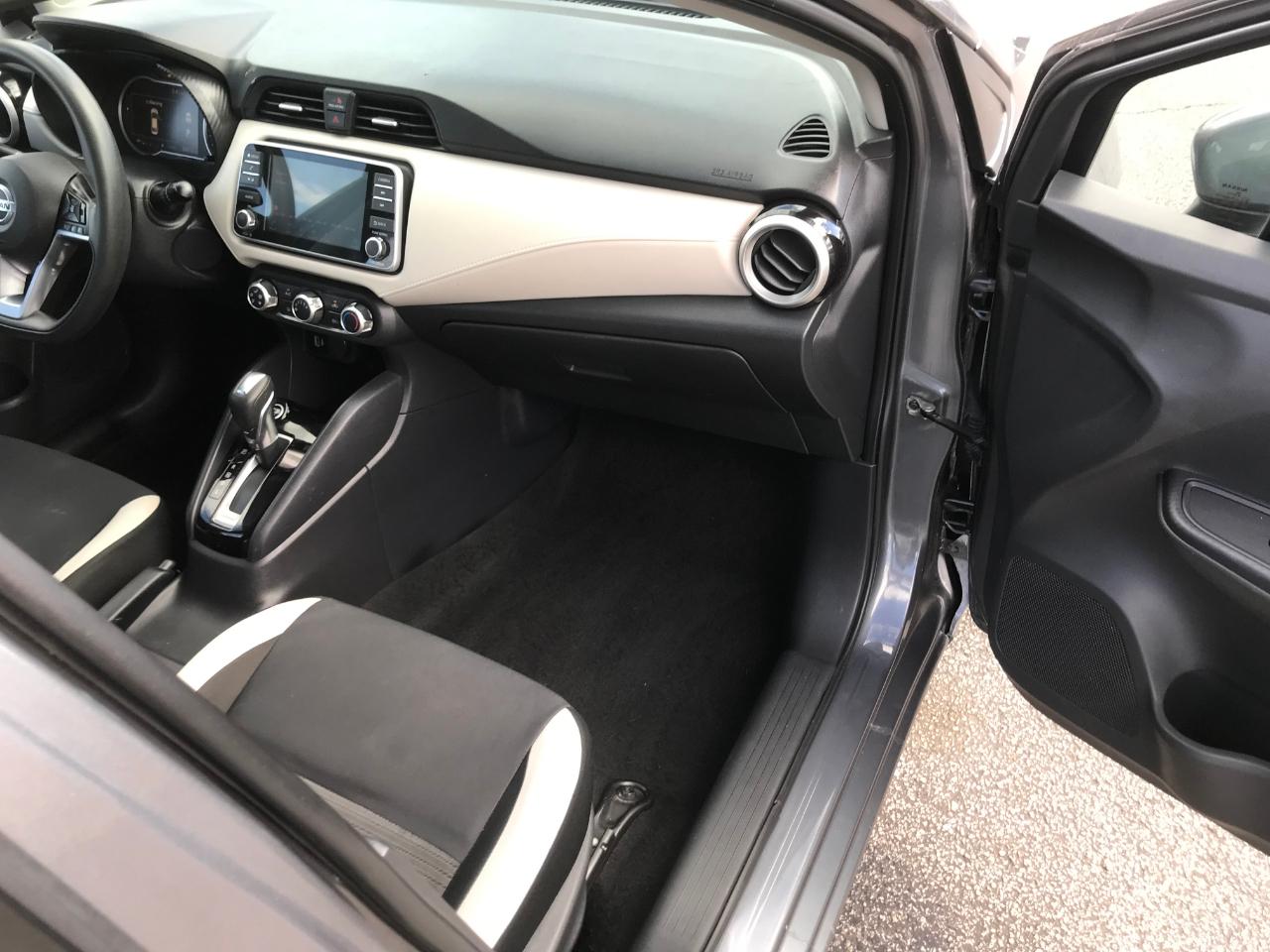 Nissan Versa SV 2021