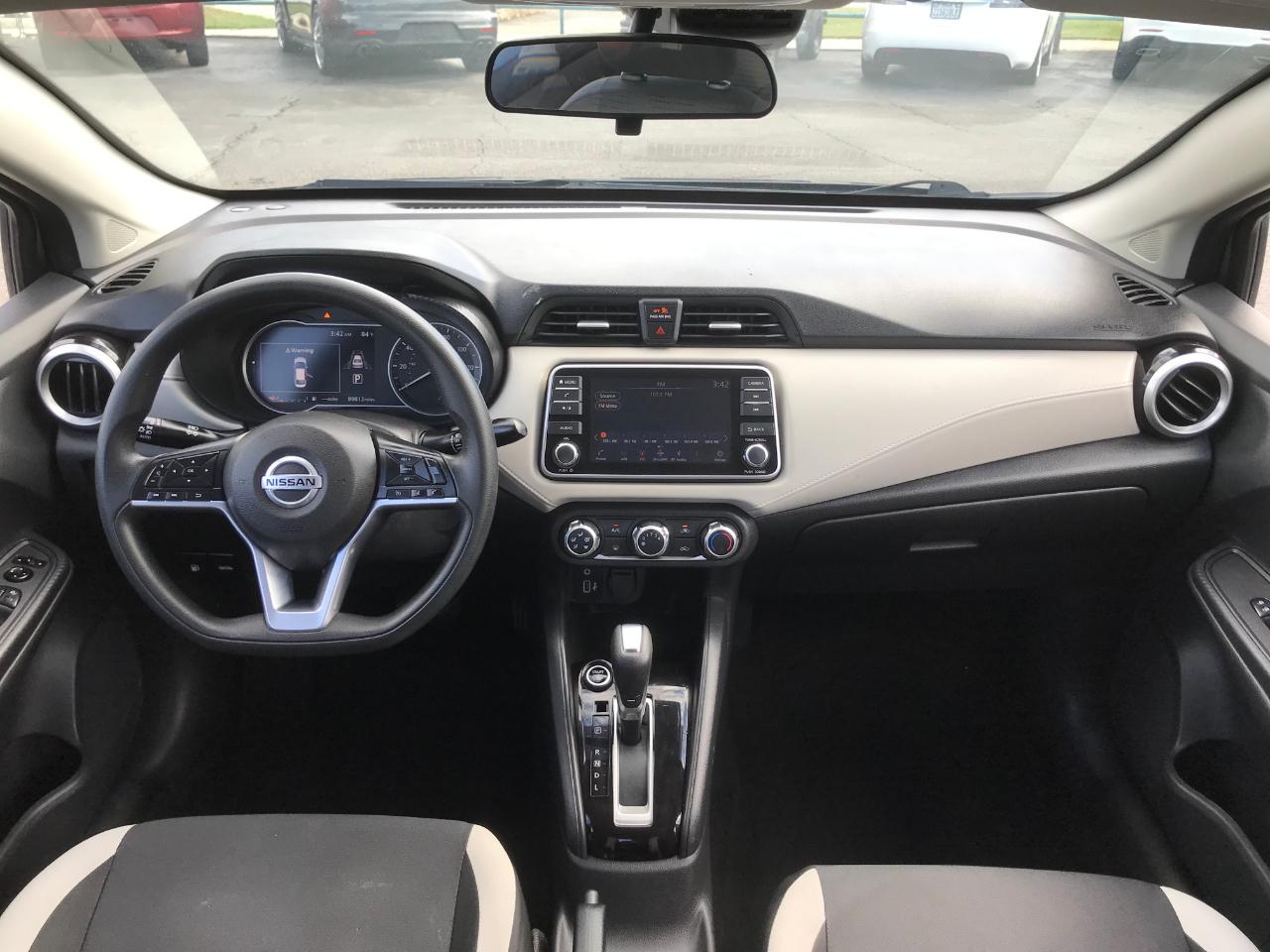Nissan Versa SV 2021