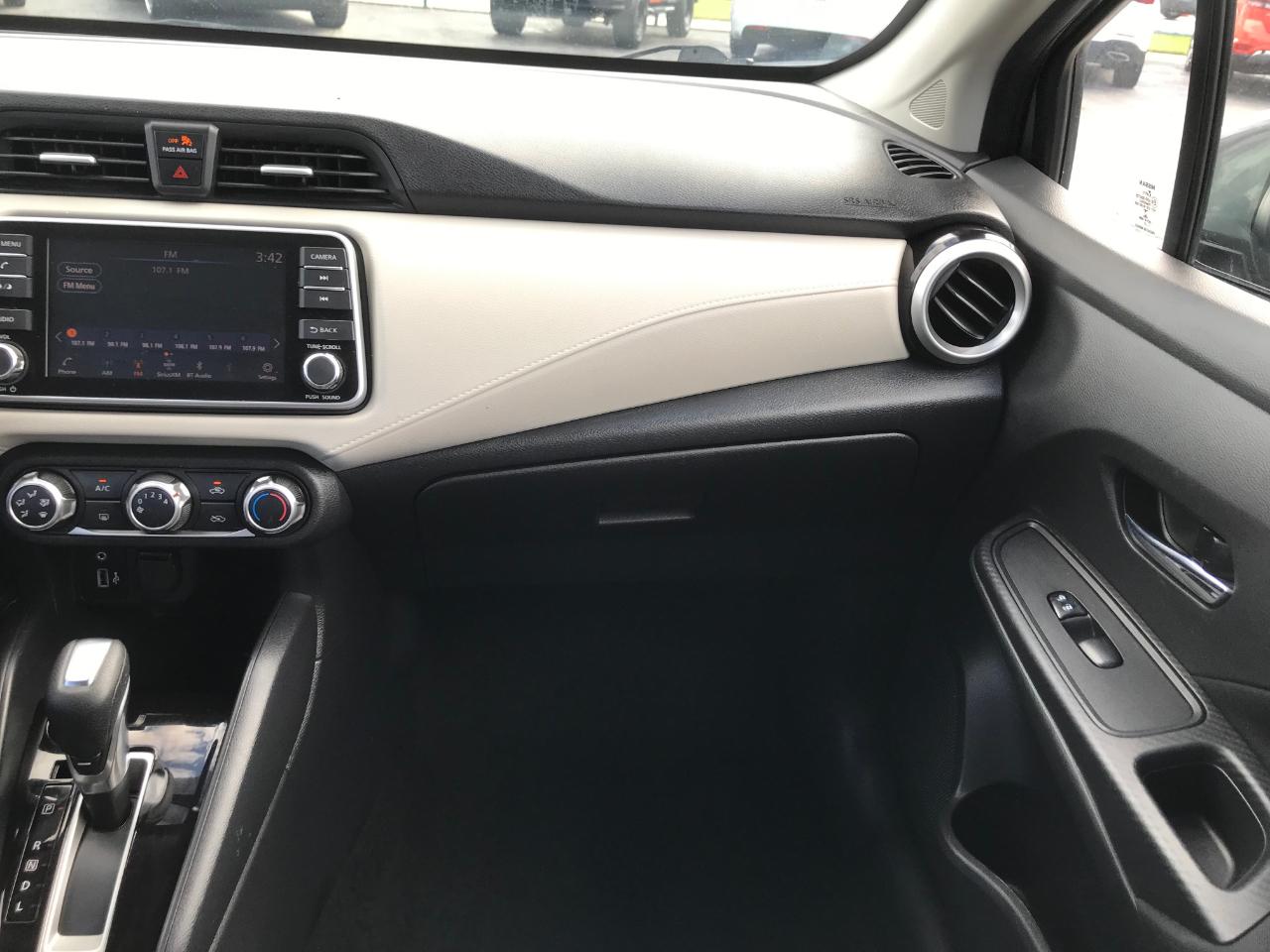 Nissan Versa SV 2021