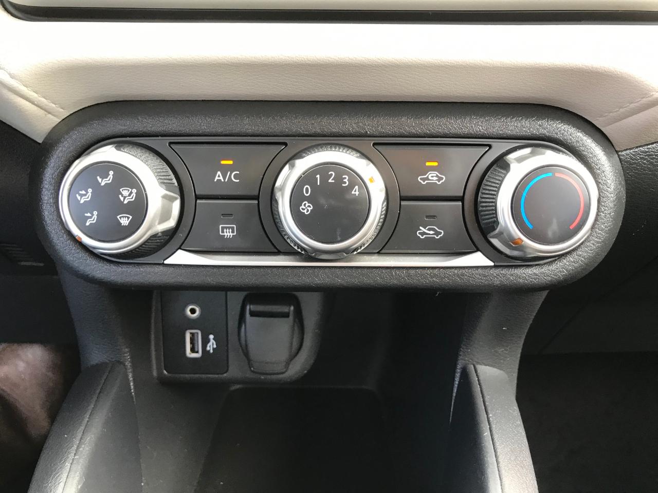 Nissan Versa SV 2021
