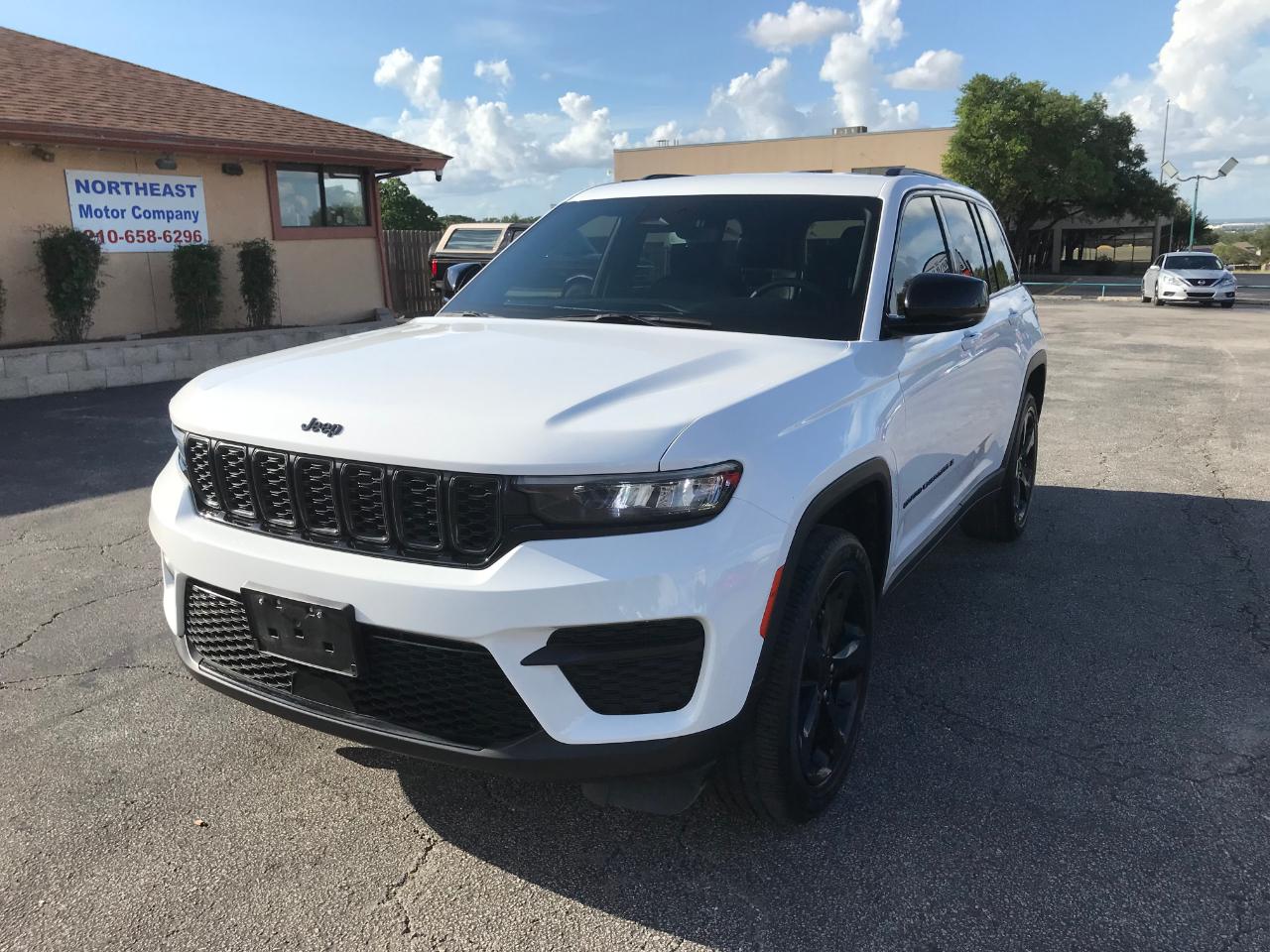 Jeep Grand Cherokee Laredo E 2WD 2023