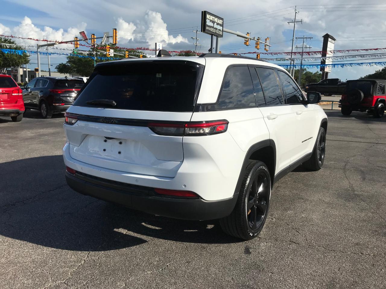 Jeep Grand Cherokee Laredo E 2WD 2023