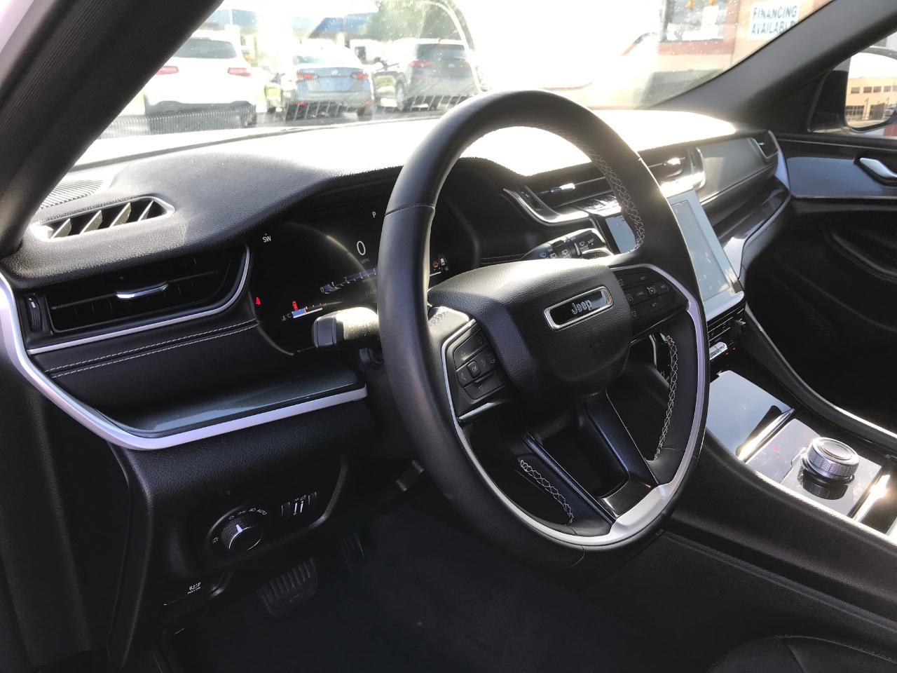 Jeep Grand Cherokee Laredo E 2WD 2023
