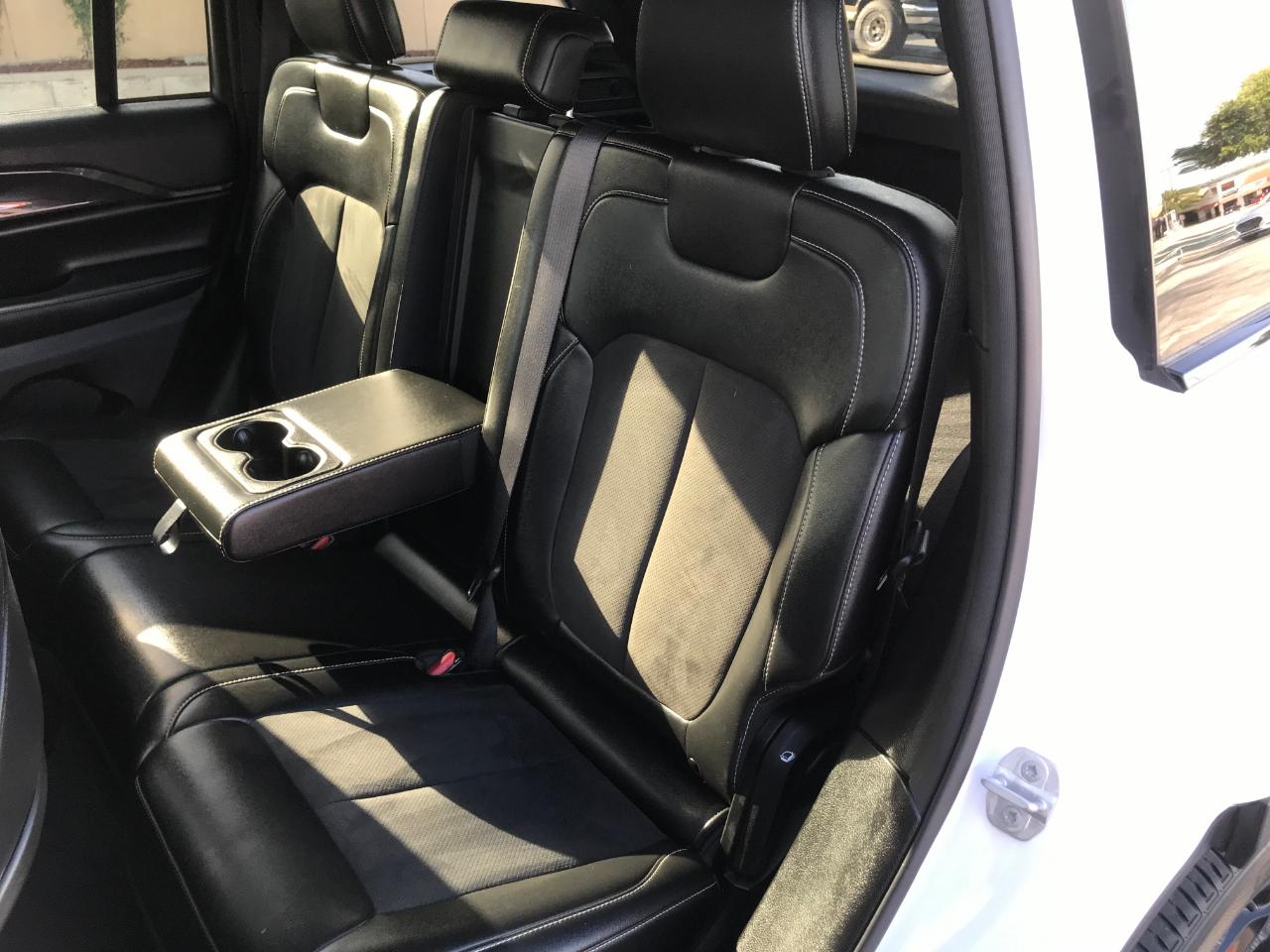 Jeep Grand Cherokee Laredo E 2WD 2023