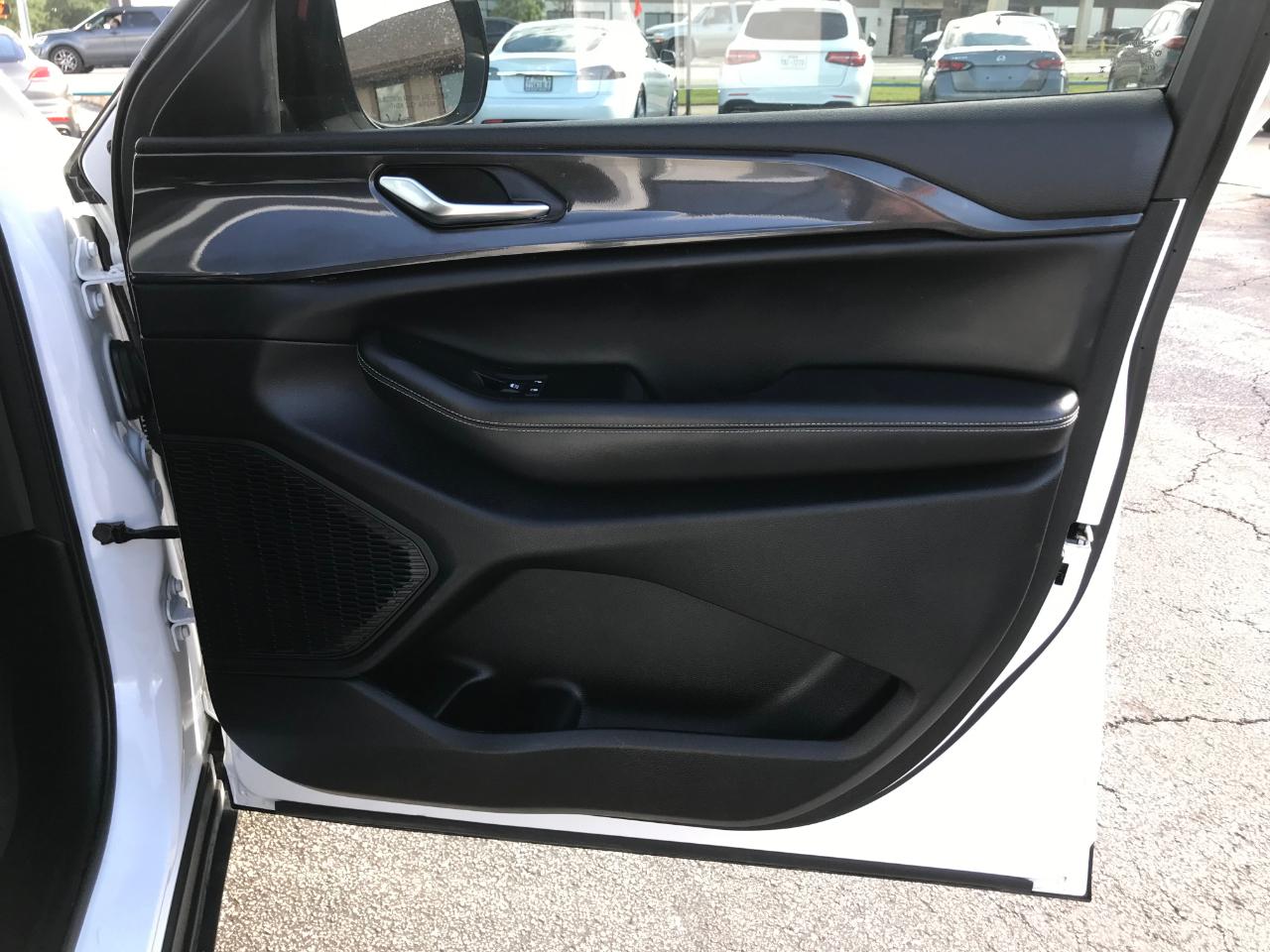 Jeep Grand Cherokee Laredo E 2WD 2023