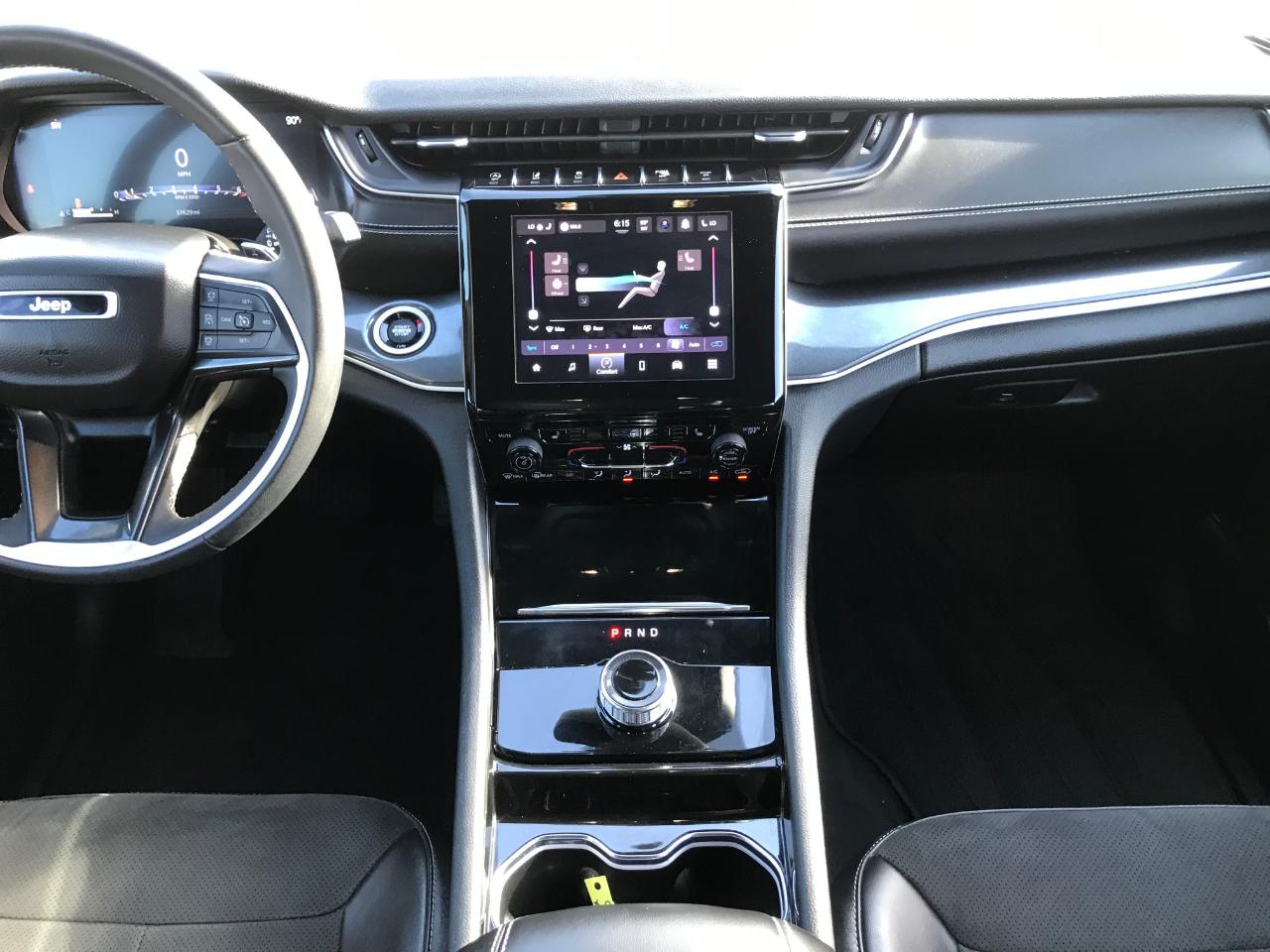 Jeep Grand Cherokee Laredo E 2WD 2023
