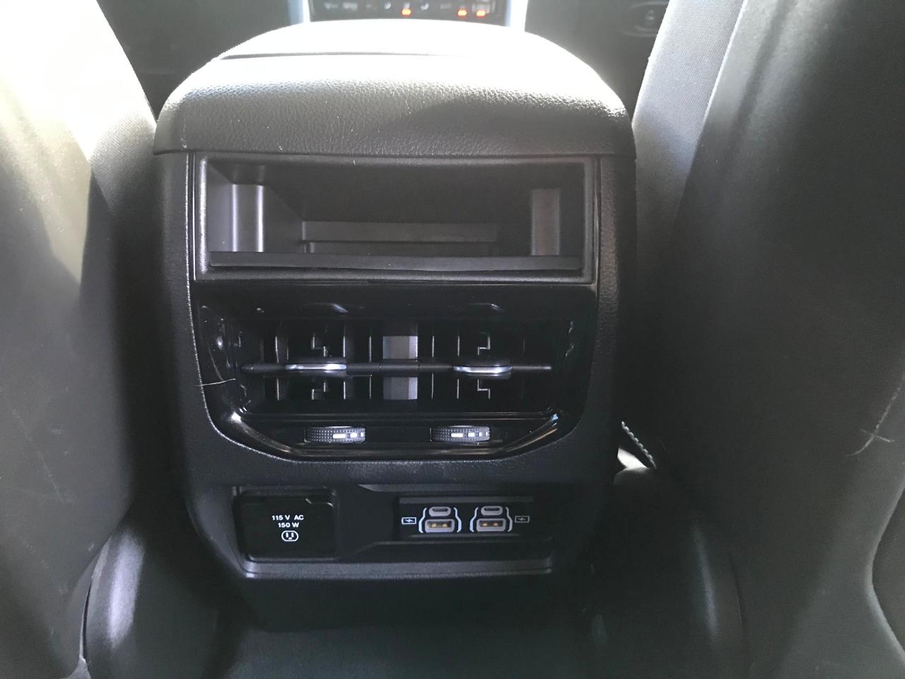 Jeep Grand Cherokee Laredo E 2WD 2023