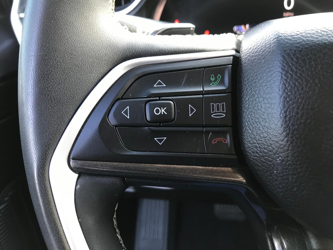 Jeep Grand Cherokee Laredo E 2WD 2023