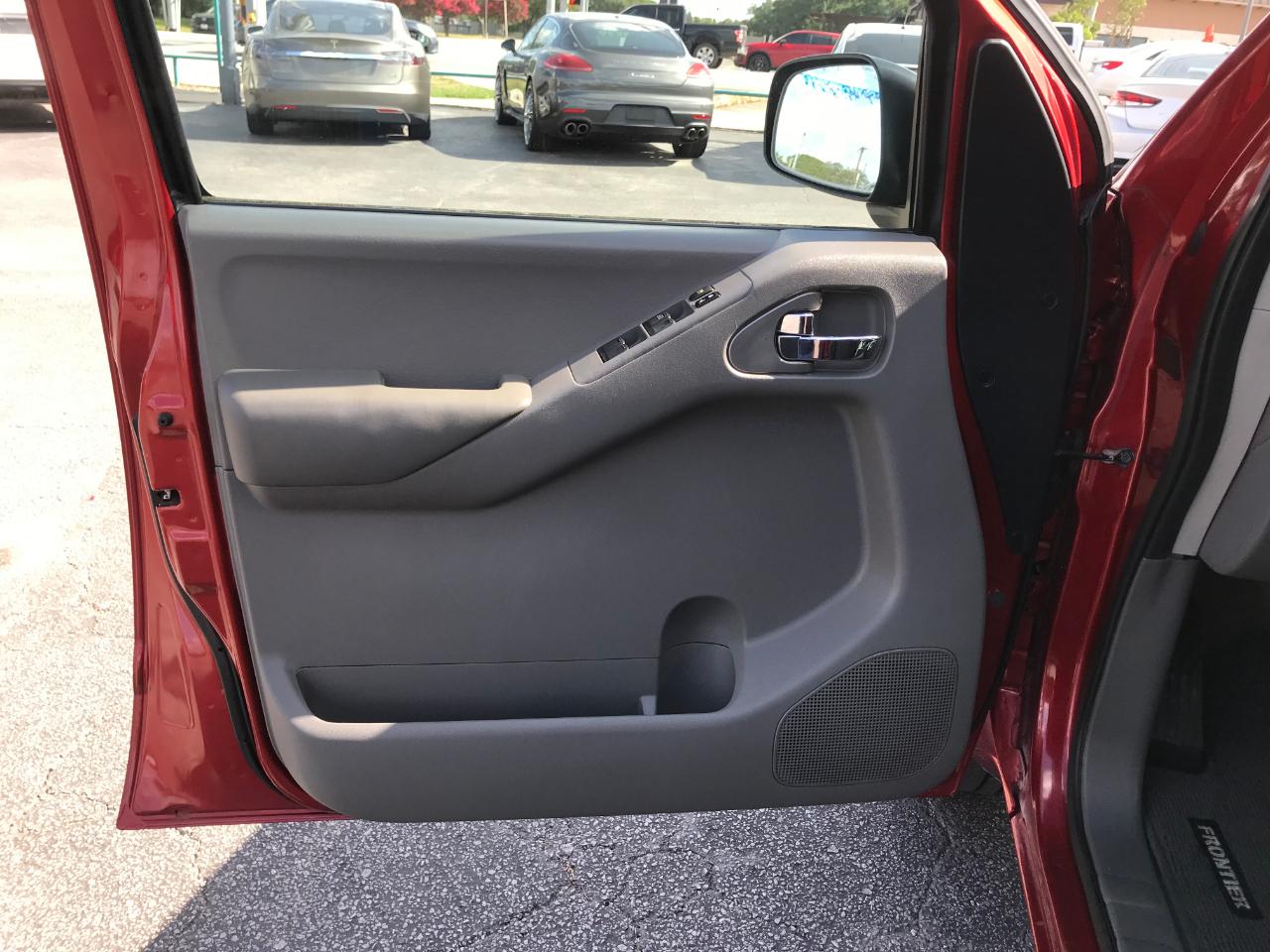 Nissan Frontier S Crew Cab 2WD 2012