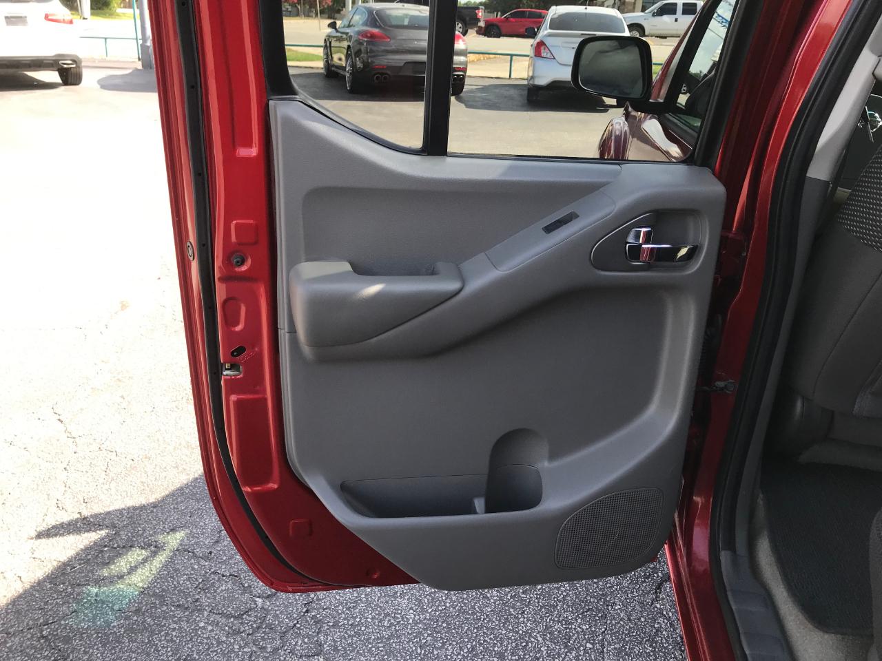 Nissan Frontier S Crew Cab 2WD 2012