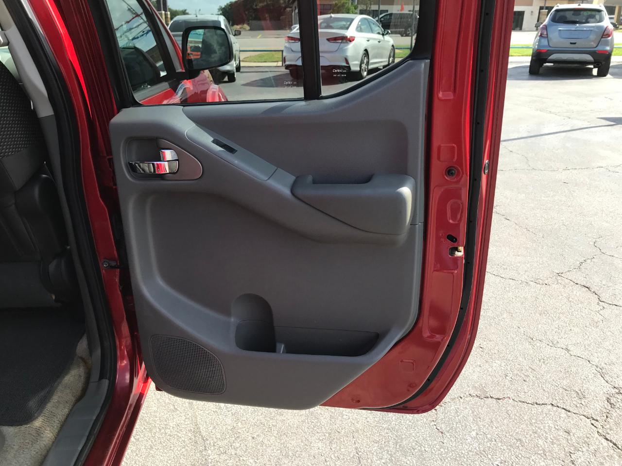 Nissan Frontier S Crew Cab 2WD 2012