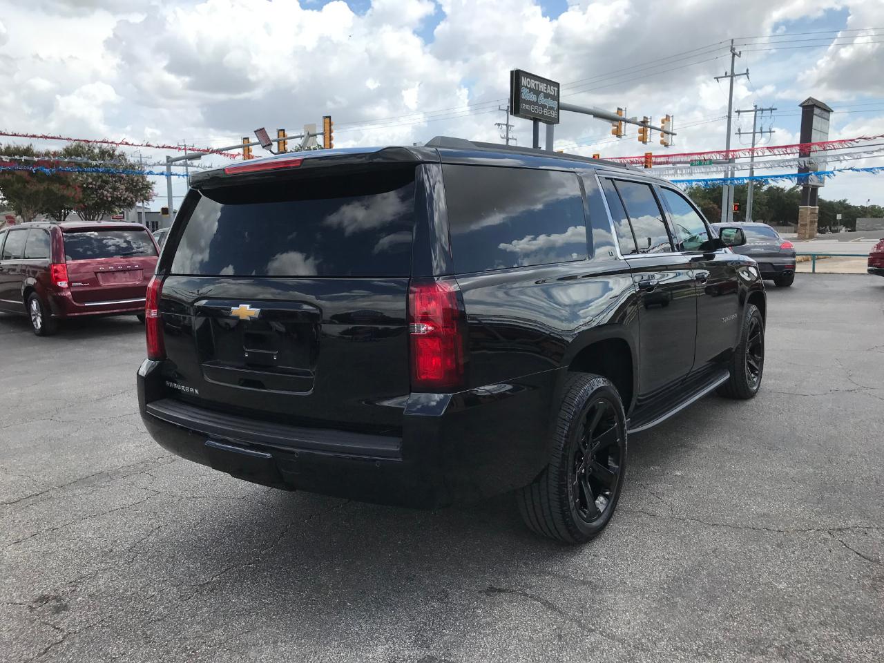 Chevrolet Suburban LT 4WD 2020
