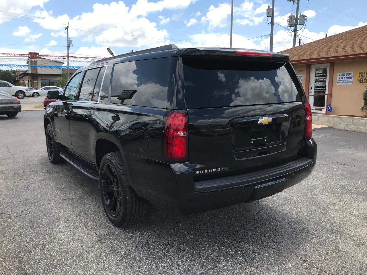 Chevrolet Suburban LT 4WD 2020