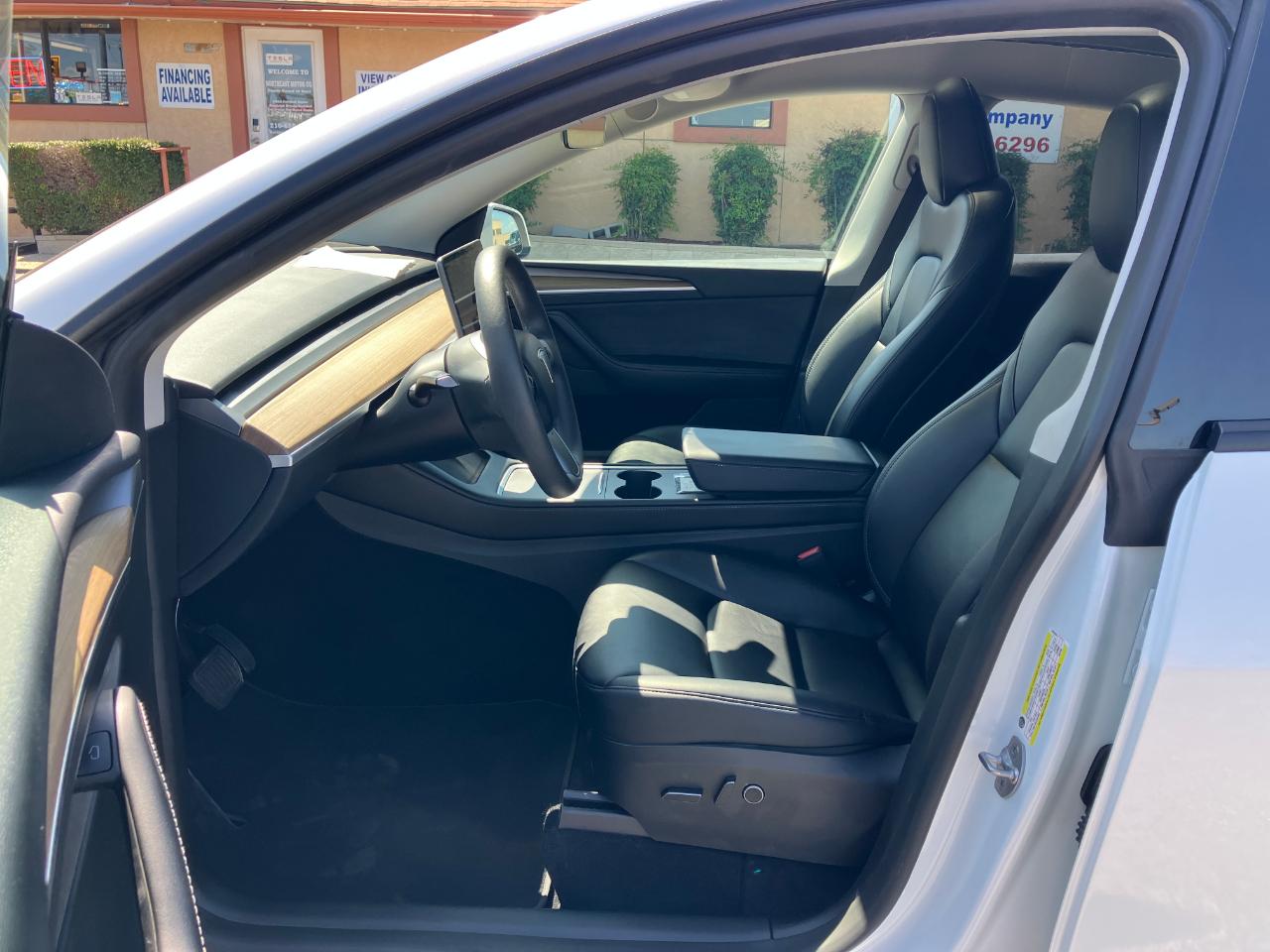 Tesla Model Y  2023