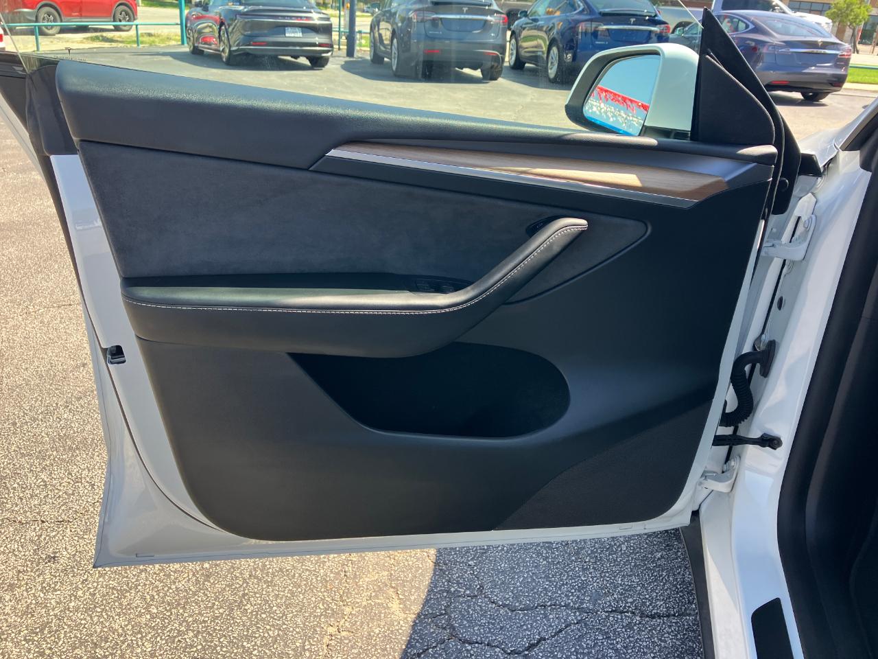 Tesla Model Y  2023