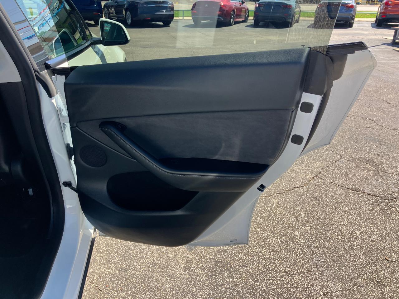Tesla Model Y  2023