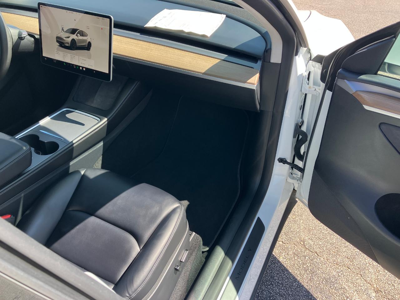 Tesla Model Y  2023