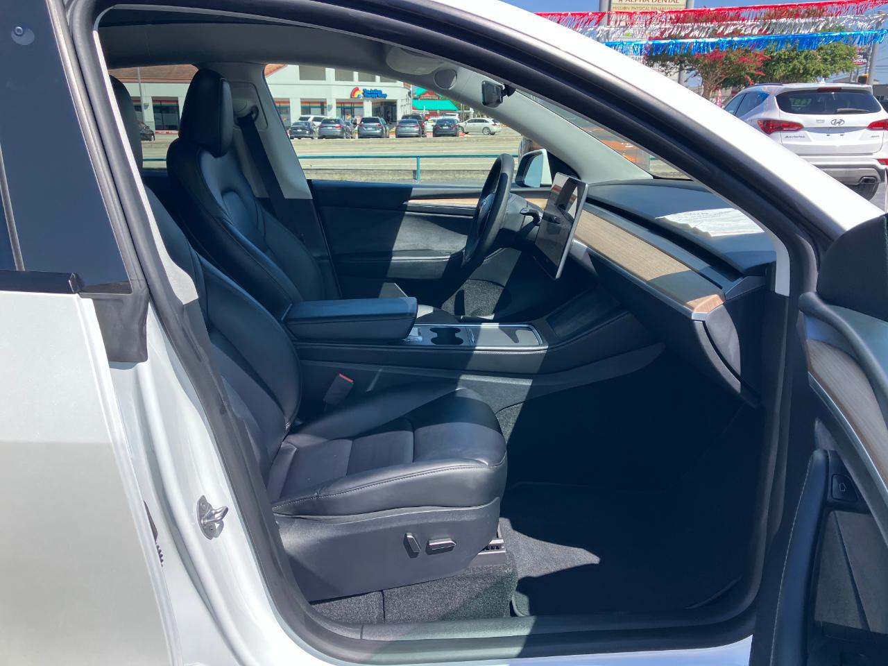 Tesla Model Y  2023