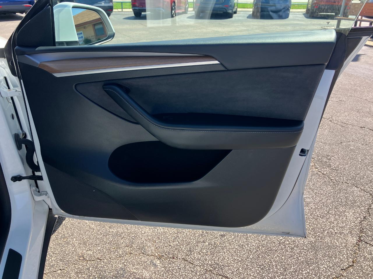 Tesla Model Y  2023