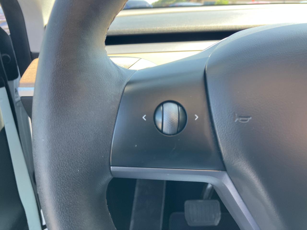 Tesla Model Y  2023