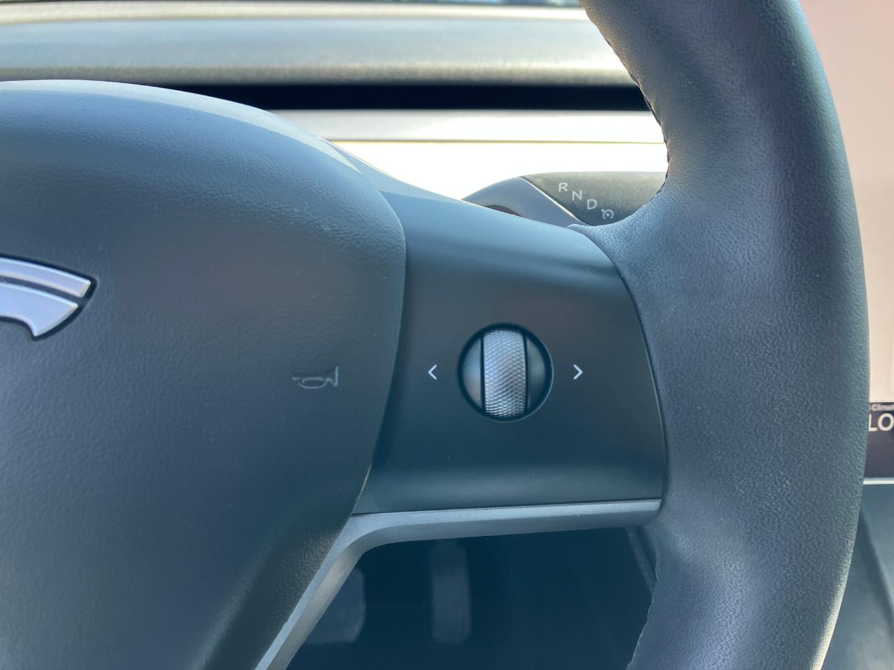 Tesla Model Y  2023