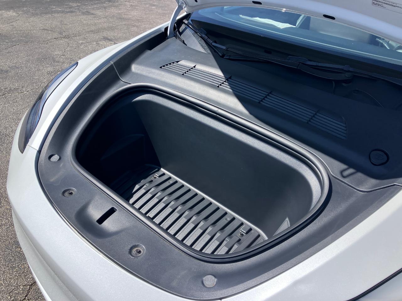 Tesla Model Y  2023