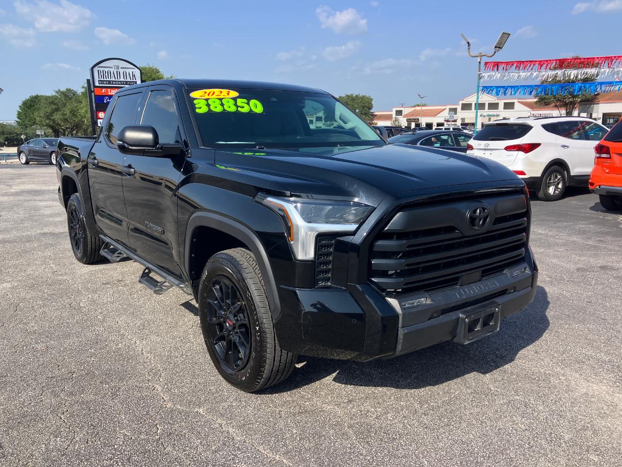 Toyota Tundra SR5 CrewMax 4WD 2023