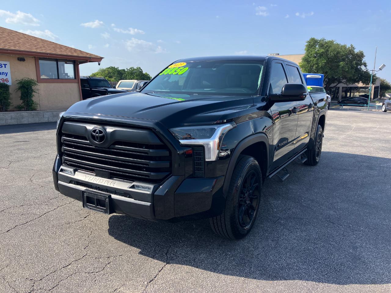 Toyota Tundra SR5 CrewMax 4WD 2023