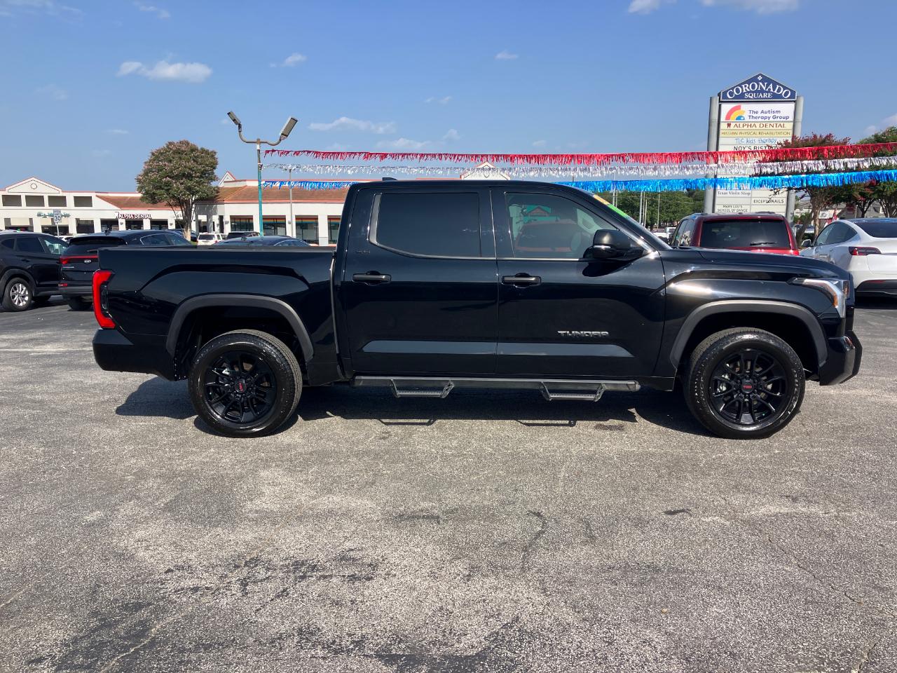 Toyota Tundra SR5 CrewMax 4WD 2023
