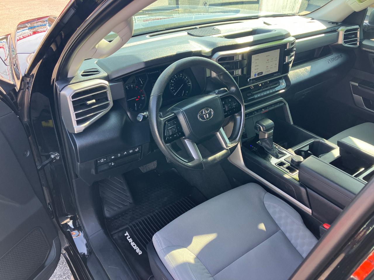 Toyota Tundra SR5 CrewMax 4WD 2023