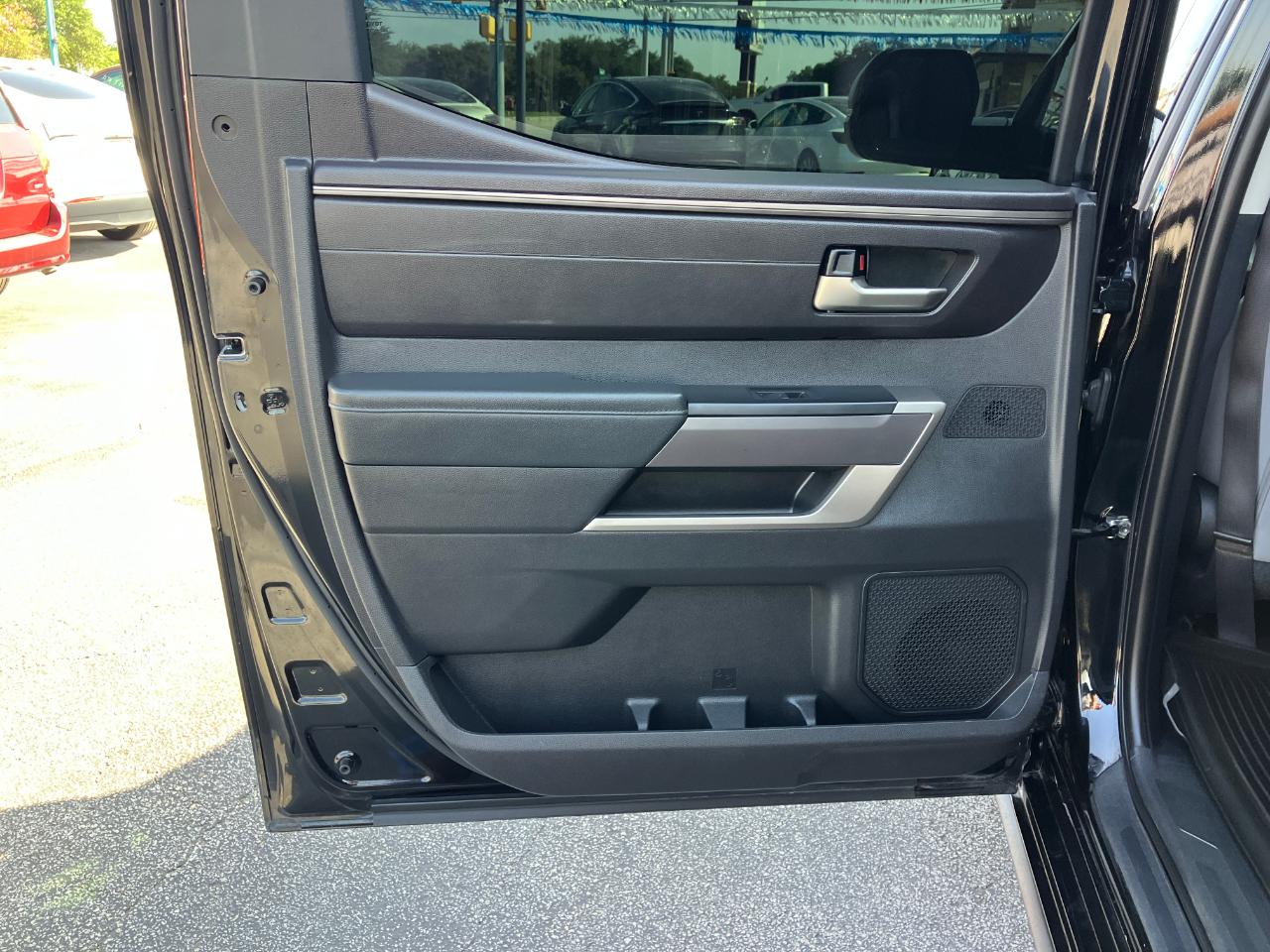 Toyota Tundra SR5 CrewMax 4WD 2023