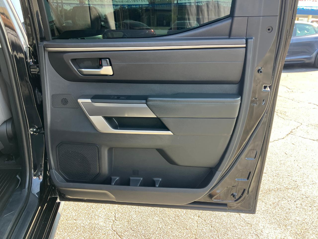 Toyota Tundra SR5 CrewMax 4WD 2023