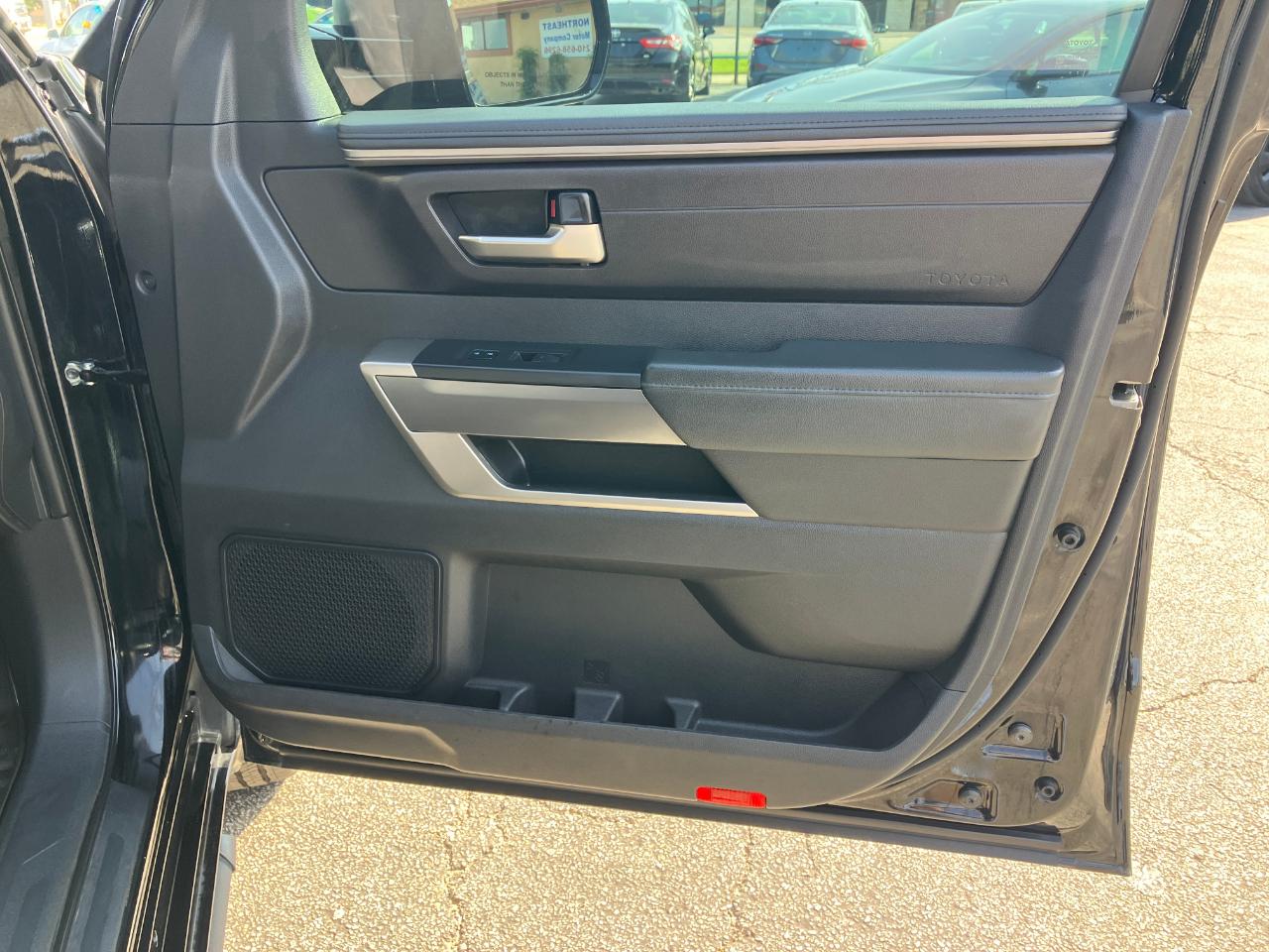 Toyota Tundra SR5 CrewMax 4WD 2023