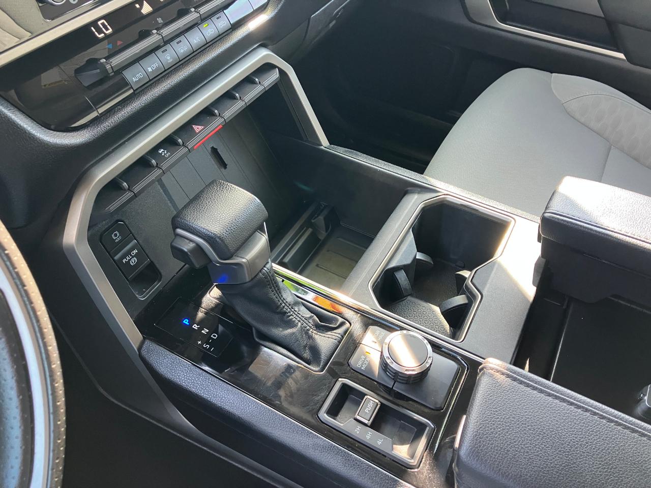 Toyota Tundra SR5 CrewMax 4WD 2023